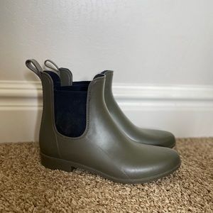 Women’s booties | size 9